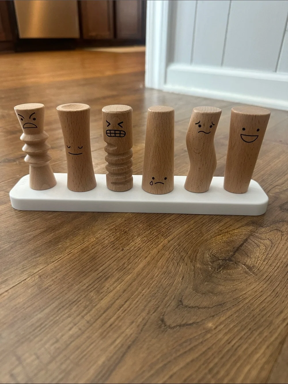 Lovevery Wooden Emotion Dolls Set w/ Stand Observer Play Kit 37-39M